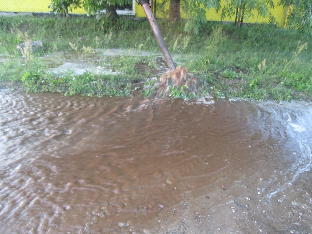 Uszkodzony hydrant 1